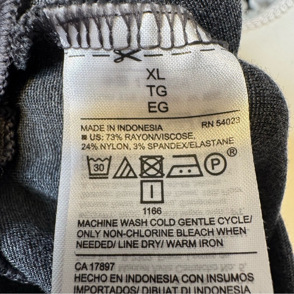 Old Navy Gray Leggings Size XL Built in Sculpt Panel - Picture 8 of 8